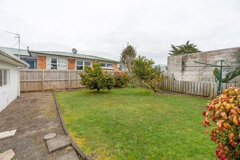 Photo of property in 77 Collins Road, Melville, Hamilton, 3206