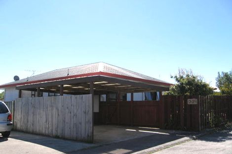 Photo of property in 2/29 Devonshire Road, Unsworth Heights, Auckland, 0632