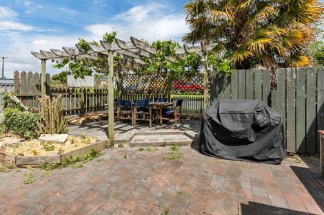 Photo of property in 1 Buchanan Street, Hikurangi, 0114