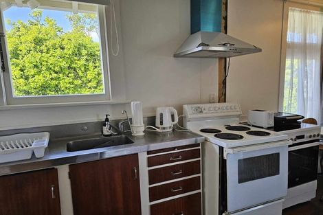 Photo of property in 33 Rangiora Street, Castlecliff, Whanganui, 4501