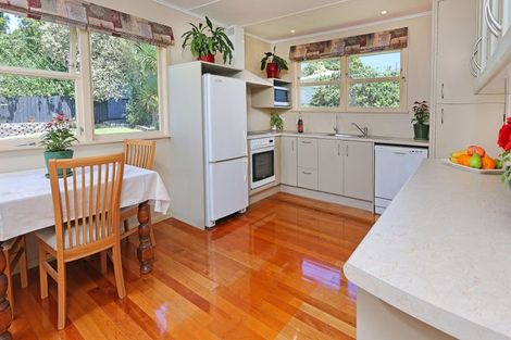 Photo of property in 3 Tracey Terrace, Te Atatu South, Auckland, 0602