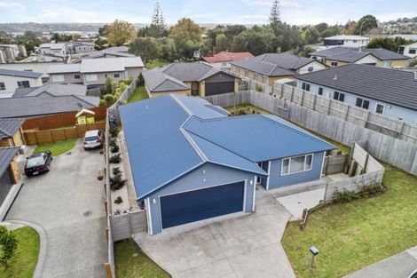 Photo of property in 11 Nirmal Place, Sunnyvale, Auckland, 0612