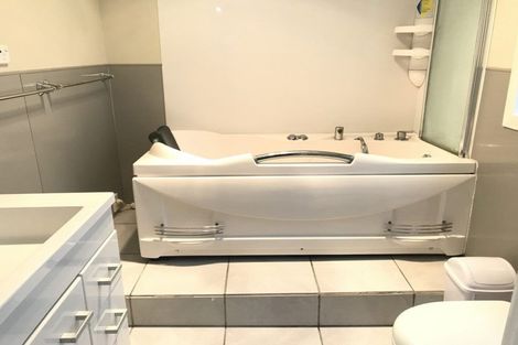 Photo of property in 77 Carlisle Road, Torbay, Auckland, 0632