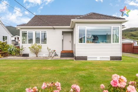Photo of property in 11 Wheatley Street, Naenae, Lower Hutt, 5011