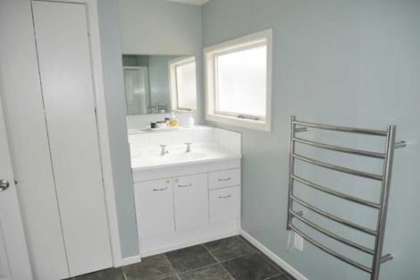 Photo of property in 34 Cadogan Street, Sydenham, Christchurch, 8023