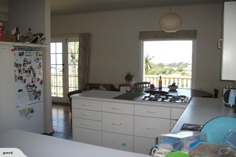 Photo of property in 6 Thorby Street, Northland, Wellington, 6012