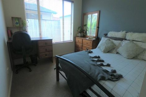 Photo of property in 23 Cambrian Crescent, Flat Bush, Auckland, 2016