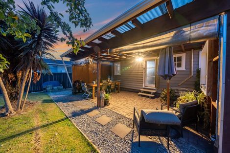 Photo of property in 18 Akron Grove, Totara Park, Upper Hutt, 5018