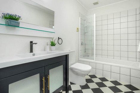 Photo of property in 195 Mount Smart Road, Onehunga, Auckland, 1061