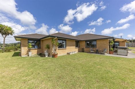 Photo of property in 15 Gavinike Place, Waimauku, 0812