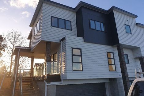 Photo of property in 4225a Great North Road, Glendene, Auckland, 0602