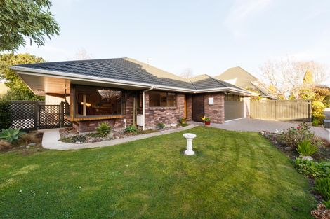 Photo of property in 140 Ruapehu Drive, Fitzherbert, Palmerston North, 4410