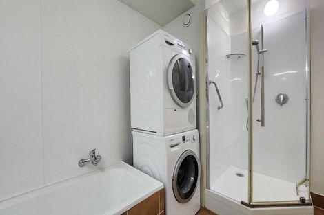 Photo of property in Jerningham Apartments, 20 Oriental Terrace, Oriental Bay, Wellington, 6011