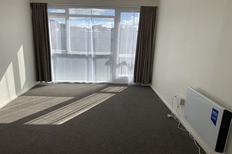 Photo of property in Milford Court Flats, 3/515 Adelaide Road, Berhampore, Wellington, 6023