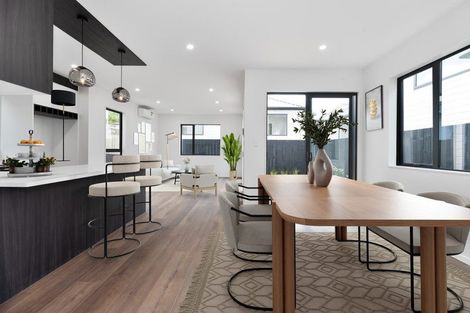 Photo of property in 1b Adelie Place, Murrays Bay, Auckland, 0630