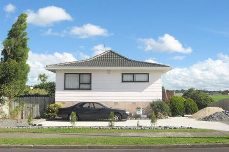 Photo of property in 70 De Quincey Terrace, Highland Park, Auckland, 2010
