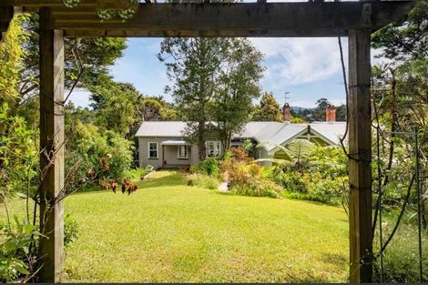 Photo of property in 54 Tinopai Road, Titirangi, Auckland, 0604