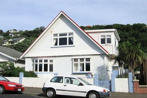 Photo of property in 370 The Parade, Island Bay, Wellington, 6023