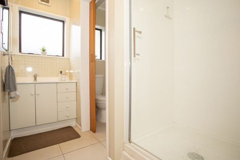 Photo of property in 16 Sawtell Place, Northcote, Christchurch, 8052