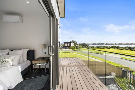 Photo of property in 32 Tahuna Minhinnick Drive, Glenbrook, Waiuku, 2681