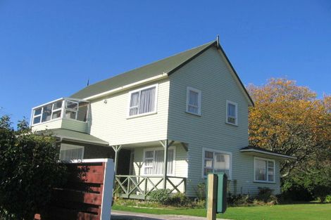 Photo of property in 2 Peckham Grove, Tawa, Wellington, 5028