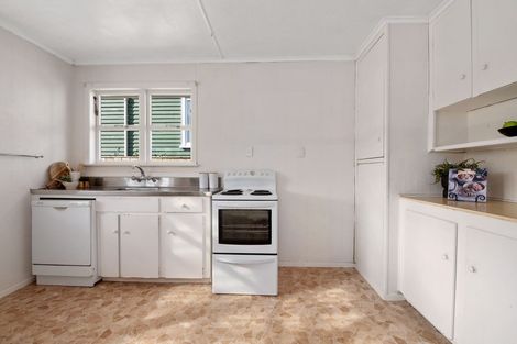 Photo of property in 1/28 Neal Avenue, Glenfield, Auckland, 0629