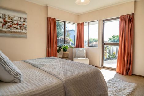 Photo of property in 21 Madill Road, St Andrews, Hamilton, 3200