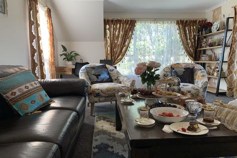 Photo of property in 27 Paddington Grove, Karori, Wellington, 6012