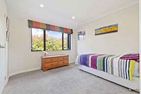 Photo of property in 44 Grammar School Road, Pakuranga, Auckland, 2010