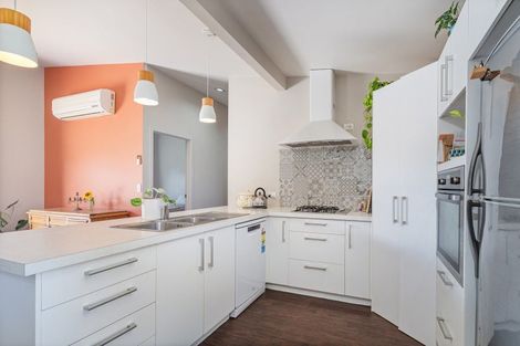 Photo of property in 5 Rena Place, Whitianga, 3510