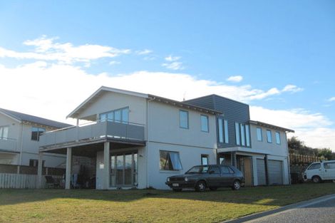 Photo of property in 14 Mataraki Place, Wanaka, 9305