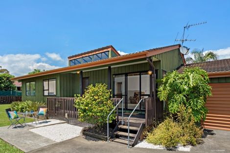 Photo of property in 34 Aviemore Drive, Highland Park, Auckland, 2010