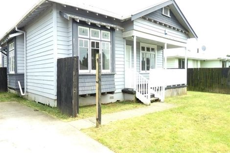 Photo of property in 100 Maplesden Drive, Clendon Park, Auckland, 2103