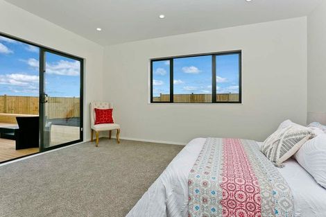 Photo of property in 18 Surf View Crescent, Red Beach, 0932