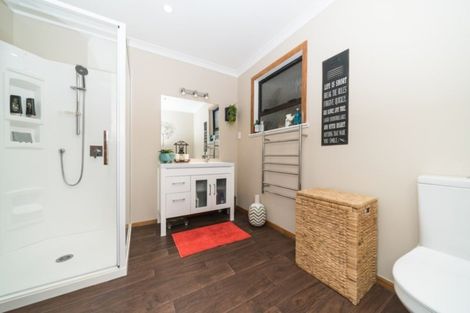 Photo of property in 14 Pitama Road, Awapuni, Palmerston North, 4412