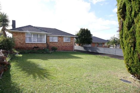 Photo of property in 124 Robertson Road, Mangere East, Auckland, 2024