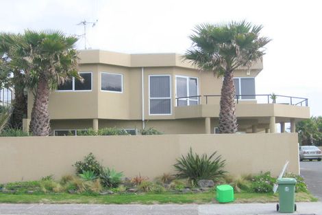 Photo of property in 7 Surf Road, Mount Maunganui, 3116