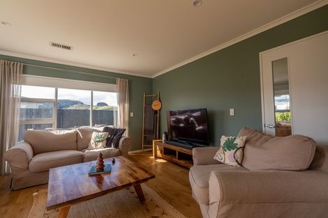 Photo of property in 120 Amesbury Drive, Churton Park, Wellington, 6037