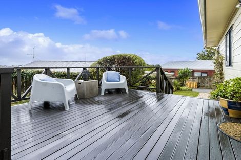 Photo of property in 2/23 Heathglen Place, Bayview, Auckland, 0629