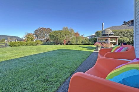 Photo of property in 19 Montgomery Crescent, Kinloch, Taupo, 3377
