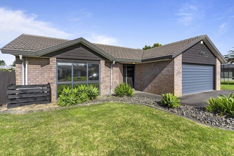 Photo of property in 22 Davington Way, Burswood, Auckland, 2013