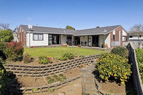 Photo of property in 20 Fairfax Terrace, Frankleigh Park, New Plymouth, 4310