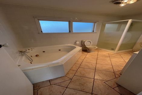 Photo of property in 17a Gulf Crest, Bucklands Beach, Auckland, 2012