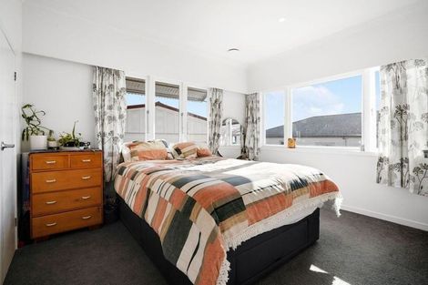 Photo of property in 68 Storey Avenue, Forest Lake, Hamilton, 3200