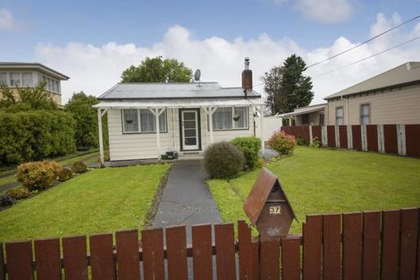 Photo of property in 37 Station Road, Marton, 4710