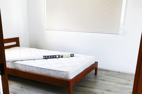 Photo of property in 76 Waimumu Road, Massey, Auckland, 0614