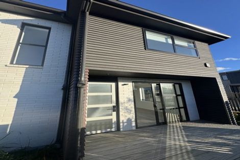 Photo of property in 8/666 Swanson Road, Swanson, Auckland, 0612