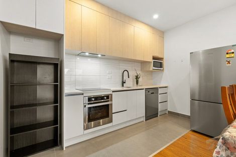 Photo of property in 2f Cadiz Place, Red Hill, Papakura, 2110