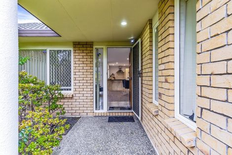 Photo of property in 2 Marlon Lane, East Tamaki, Auckland, 2016