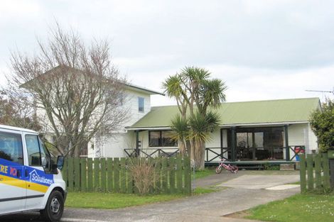 Photo of property in 8 Poplar Street, Whitianga, 3510